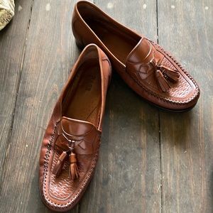 Men’s BASS 10 1/2 Thoreau brown loafers w/ tassels